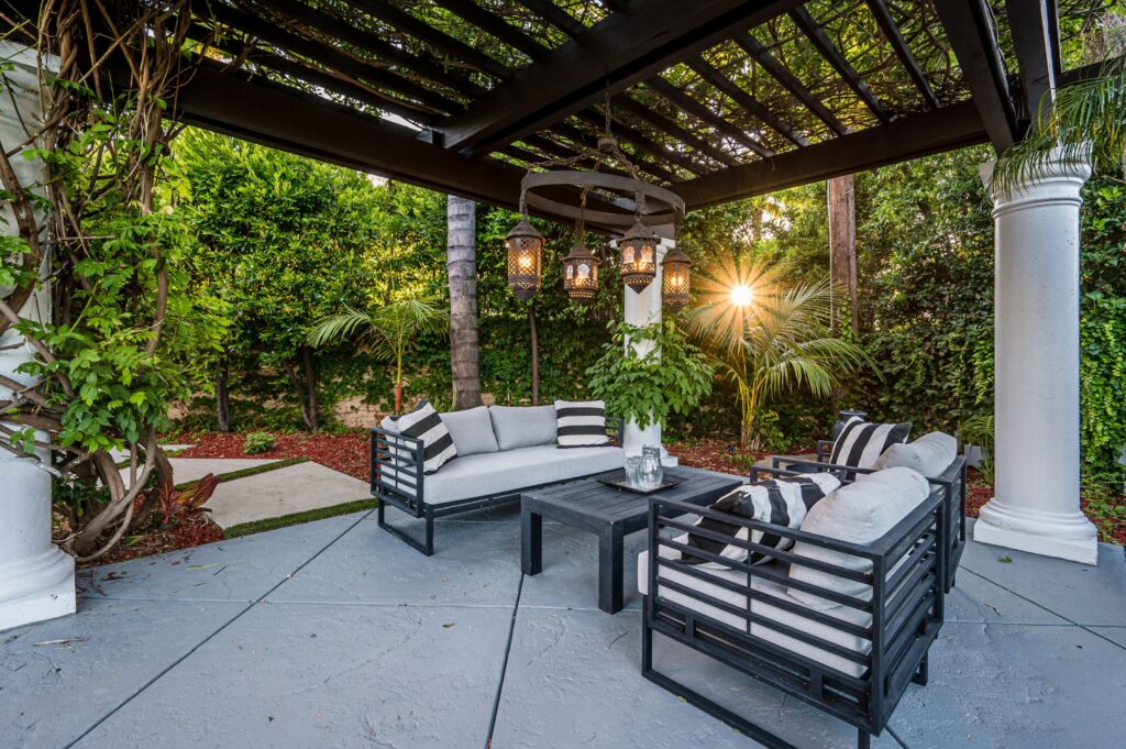 How a Custom Pergola Can Transform Your Outdoor Living Space
