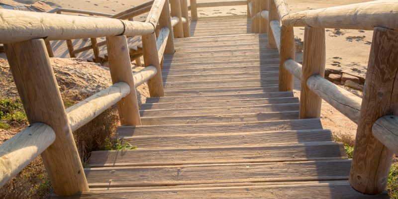 wooden-staircase-to-amado-beach-algarve-portugal-2026-01-09-14-55-54-utc (1)